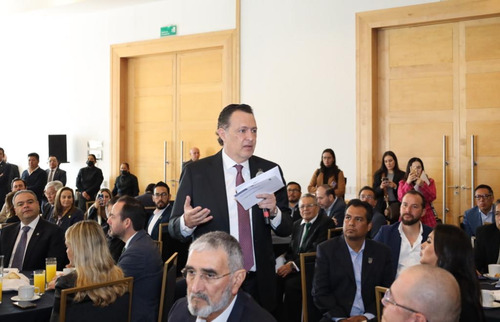El Presidente del Sistema Municipal DIF de Pinal de Amoles, Iván Zárate Muñoz acudió a la toma de protesta del XXVI Consejo Directivo del Colegio de Ingenieros Civiles del Estado de Querétaro