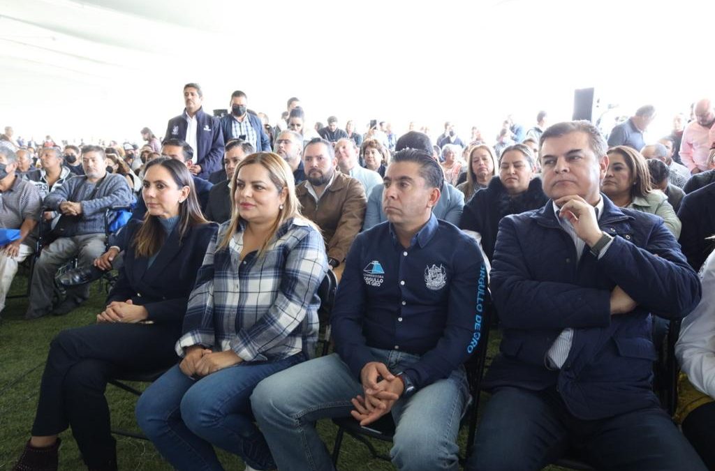 Asiste Lupita Ramírez al informe de resultados del primer año de labores del programa social “Contigo”.