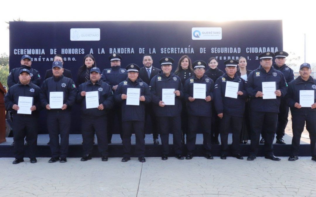 Reconoce SSC a oficiales por años de servicio