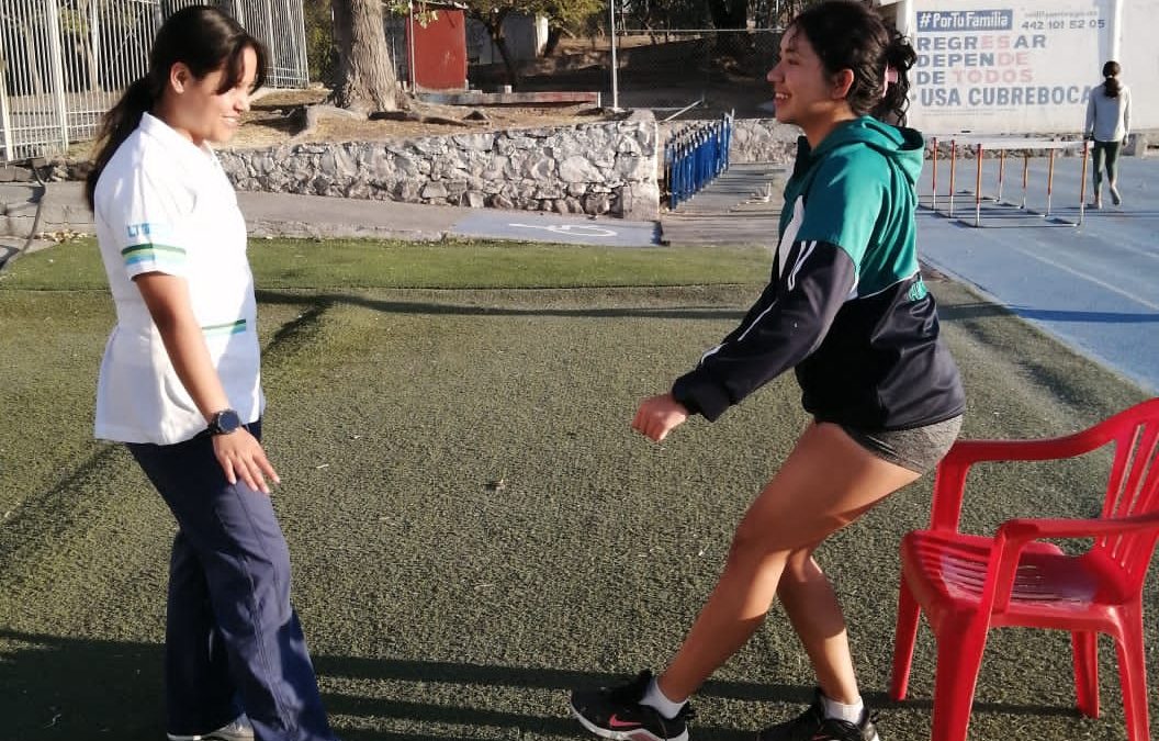 Apoya la Politécnica de Santa Rosa con fisioterapeutas al Indereq