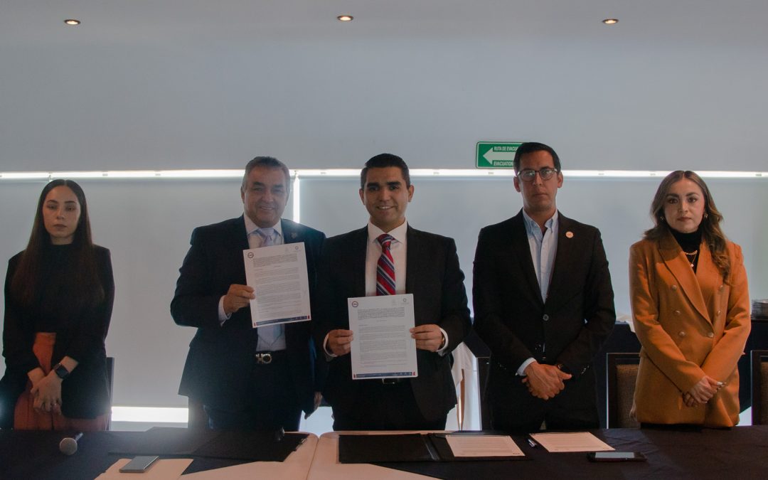 Impulsan UPQ y AMIQRO especialización laboral para estudiantes