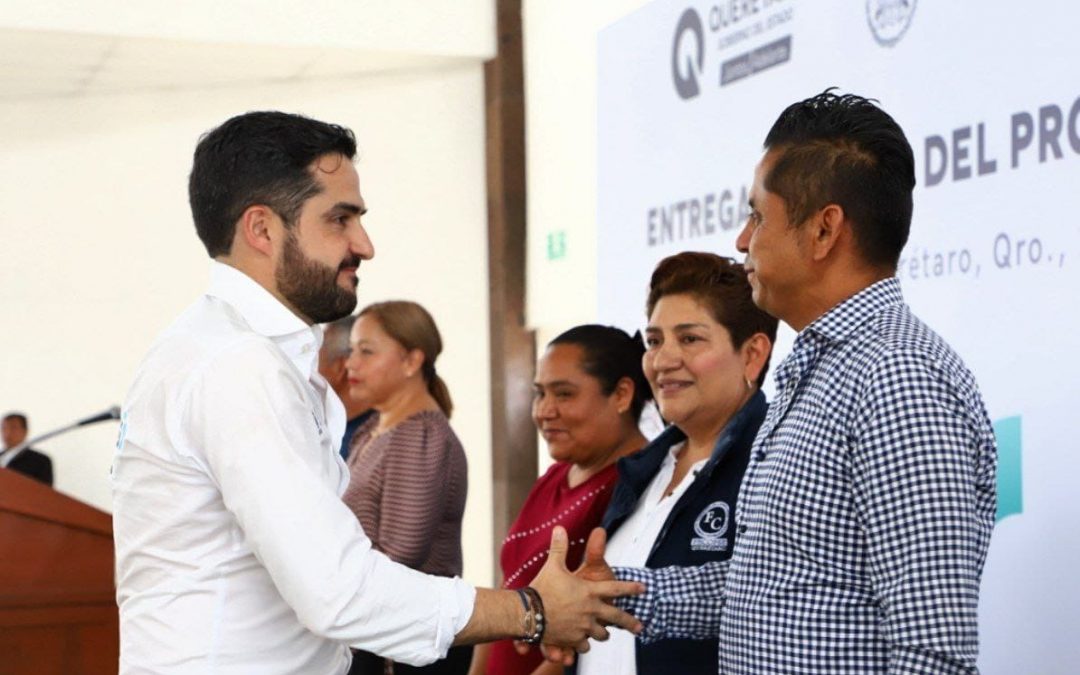 Entrega SEDESOQ apoyos Contigo Crecemos a FECOPSE