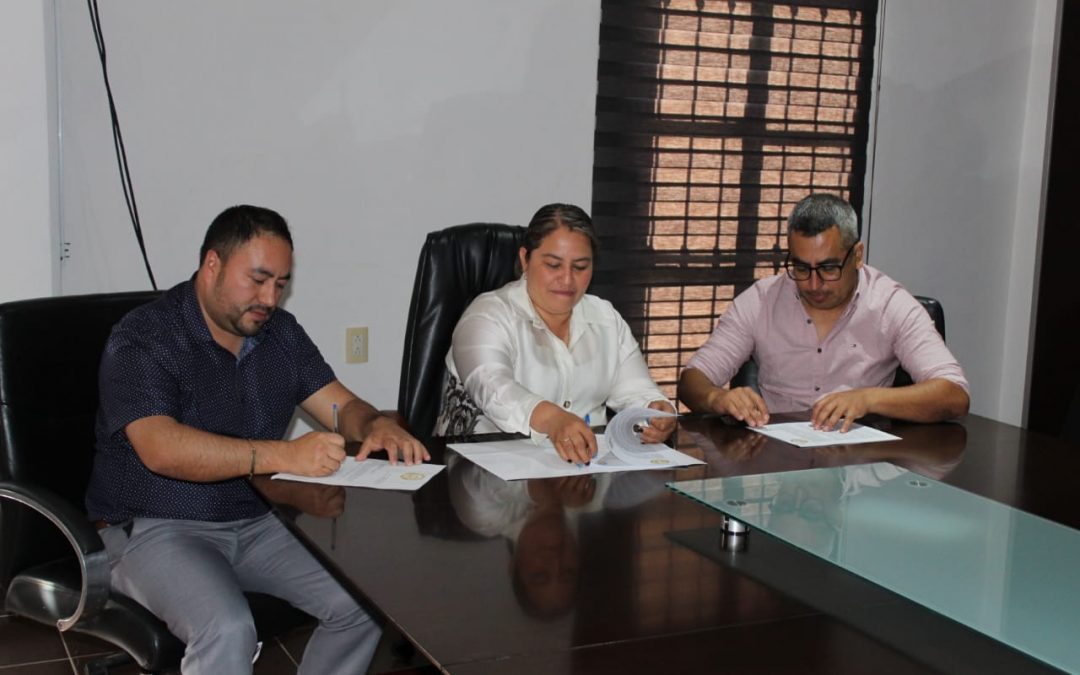 Firma Marina Ponce convenio anticorrupción.