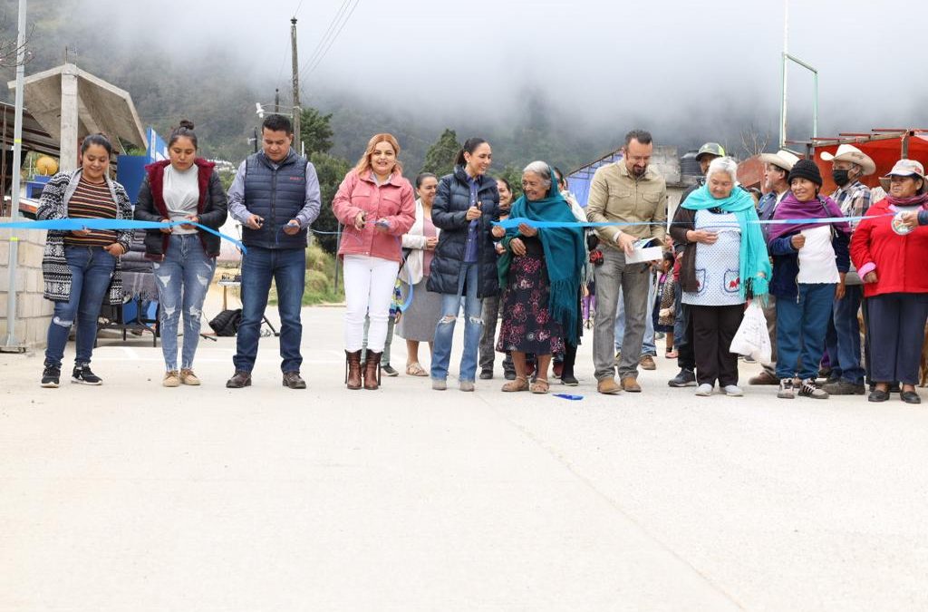 Con Inversión Cercana A 1 MDP La Colgada Se Beneficia Con Lámparas Solares y Rehabilitación De Calle.