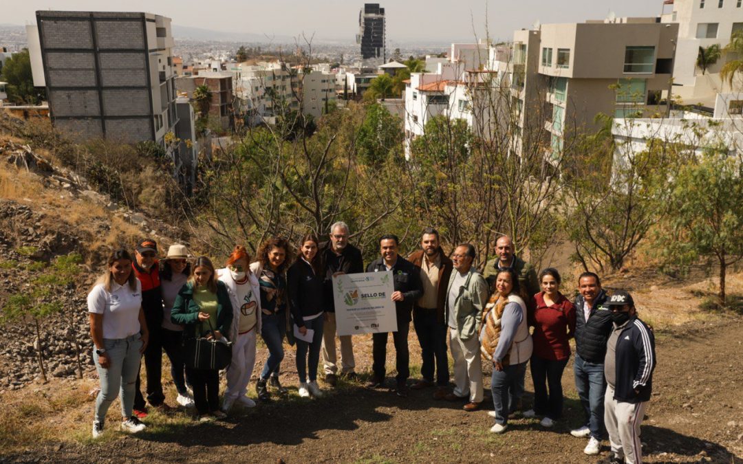 Entrega Luis Nava rehabilitación del parque La Cañada