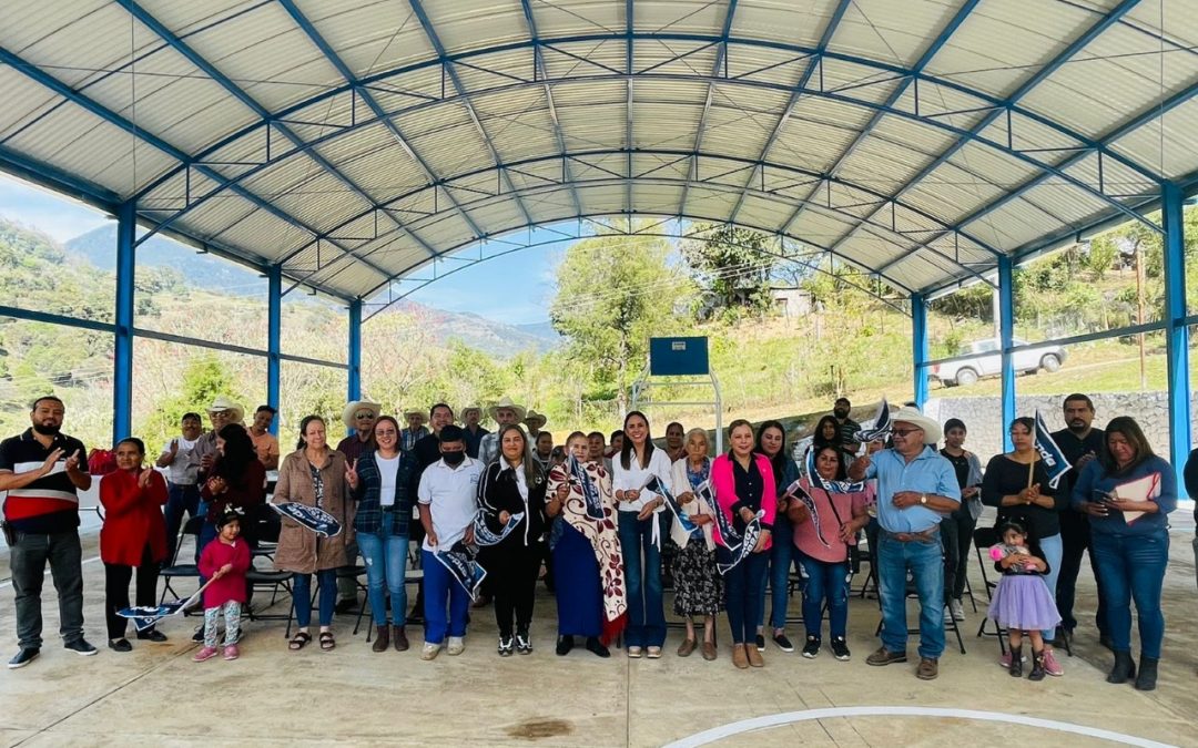 Selene Salazar gestiona techumbre para el “Puerto de Sabino”, Landa de Matamoros, Qro.