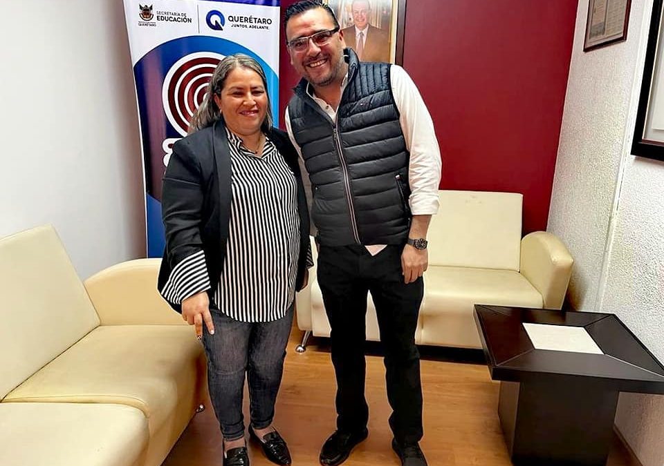 La Alcaldesa Marina Ponce se reunió con el Lic  Luis Enrique Bolaños titular de Colegio de Bachilleres del Estado de Querétaro.