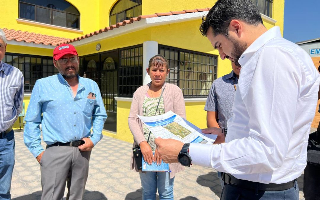 Supervisa Agustín Dorantes obra social en El Marqués