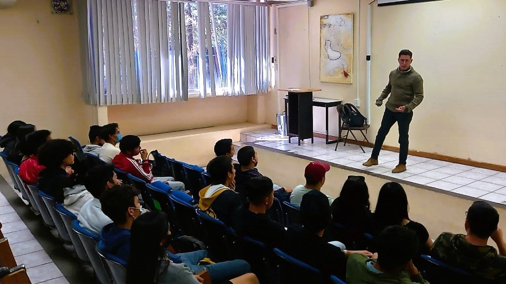 Imparte SESA conferencias en prevención de adicciones en la UTEQ