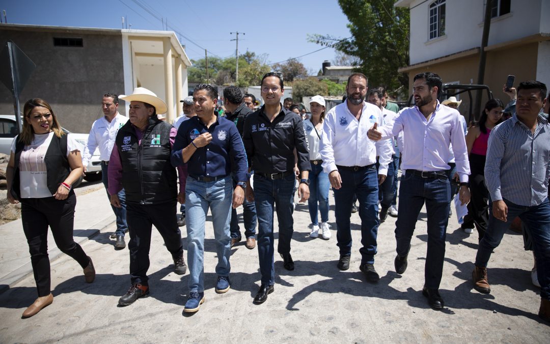 Entrega Josué Guerrero obra social por 1.3 mdp en Taponas