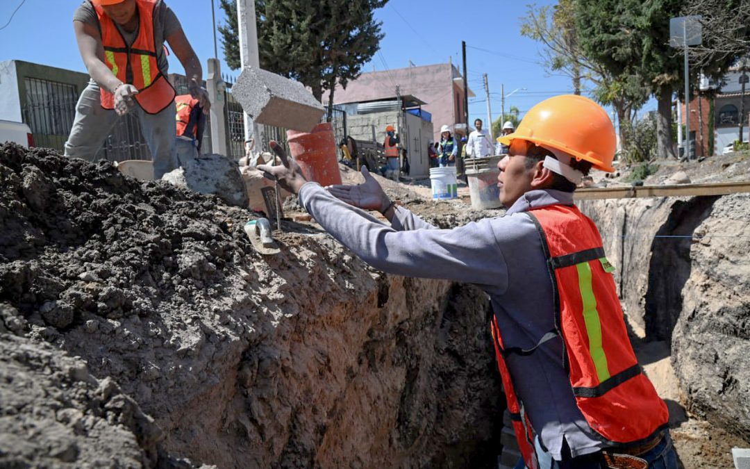 Moderniza CEI calles en colonia Puertas del Sol