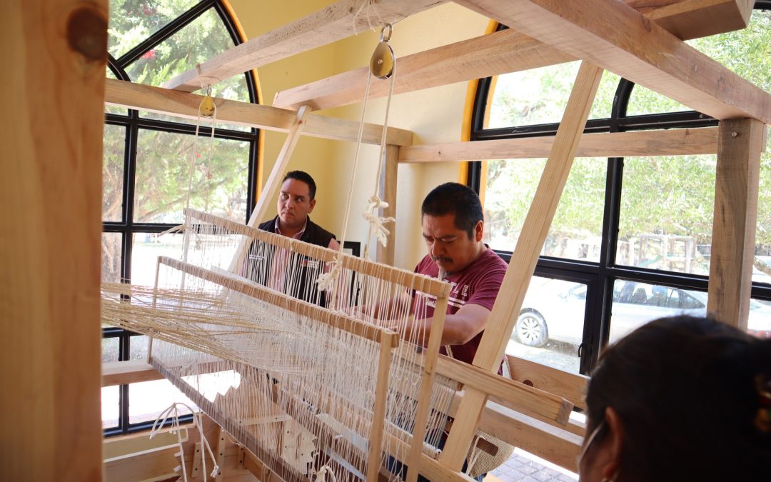 Entrega SEDESOQ apoyos para proyectos productivos