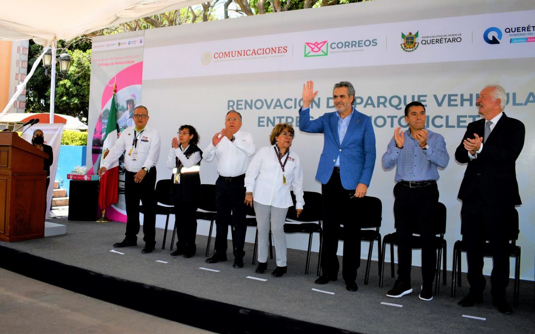 Entrega Oficial Mayor renovación de parque vehicular a personal del Servicio Postal Mexicano