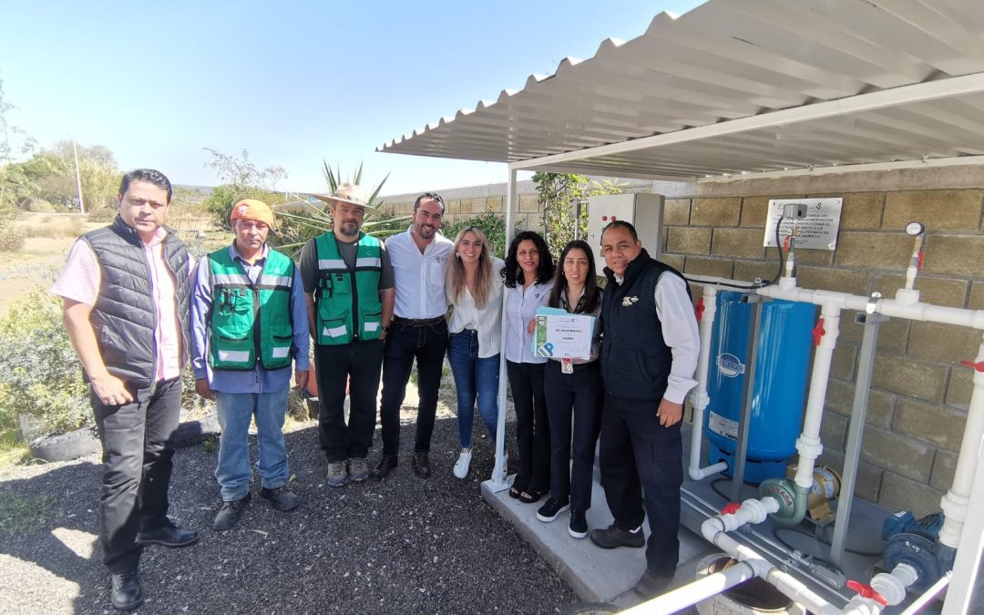 Reconoce UPSRJ a empresa Narmx por donación de equipo de riego