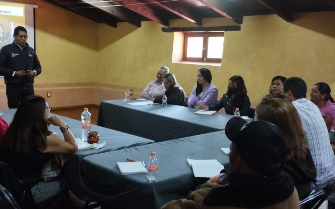 Reciben capacitación promotores turísticos de Pinal de Amoles, Amealco y San Juan del Río