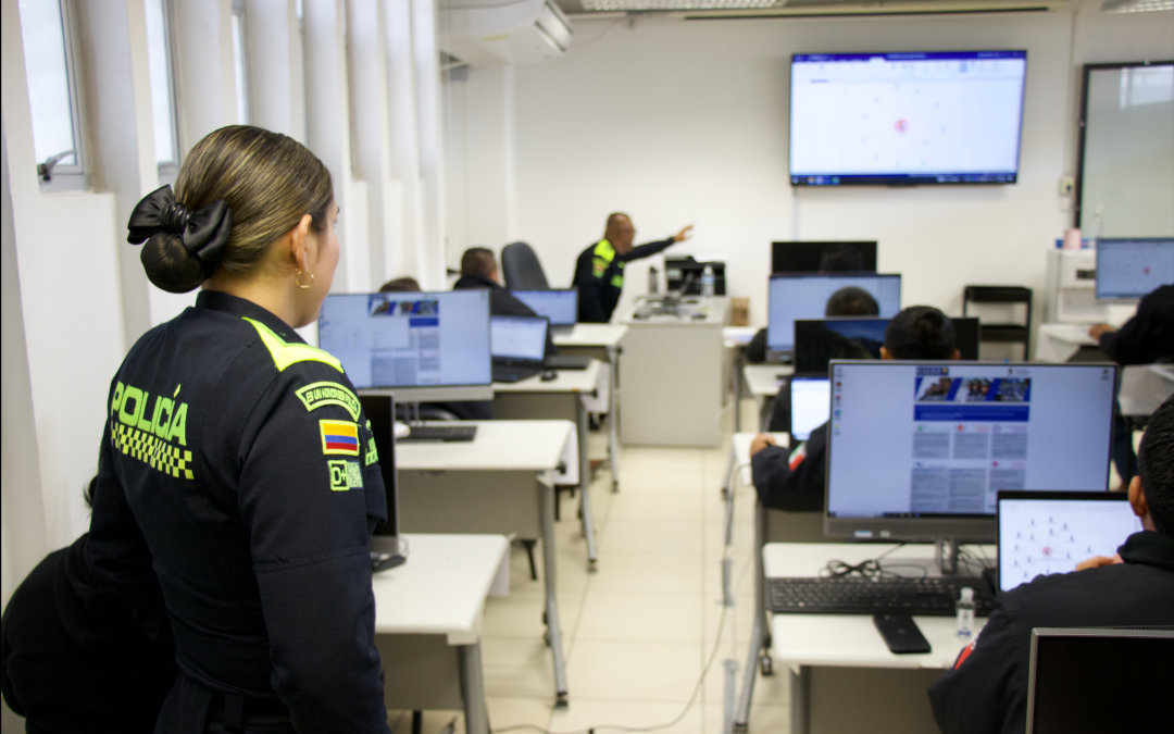 Fiscalía de Querétaro cuenta con más y mejores servidores públicos