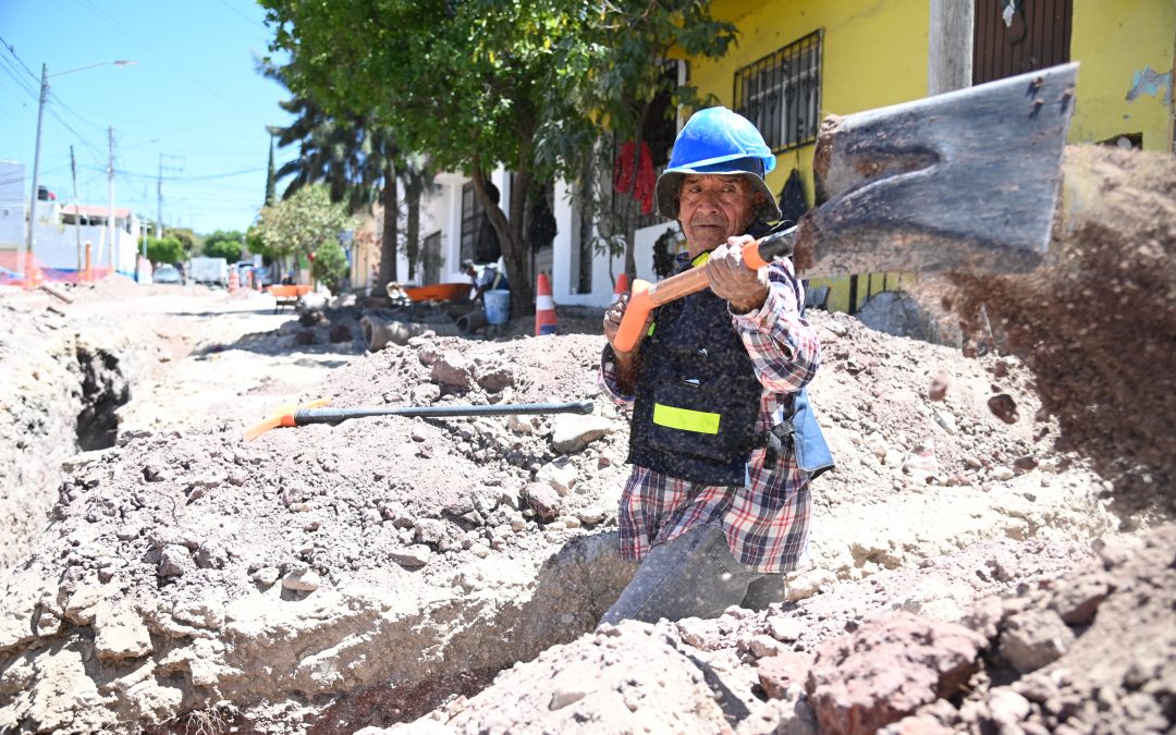 Avanza mejoramiento de calle en la Colonia España