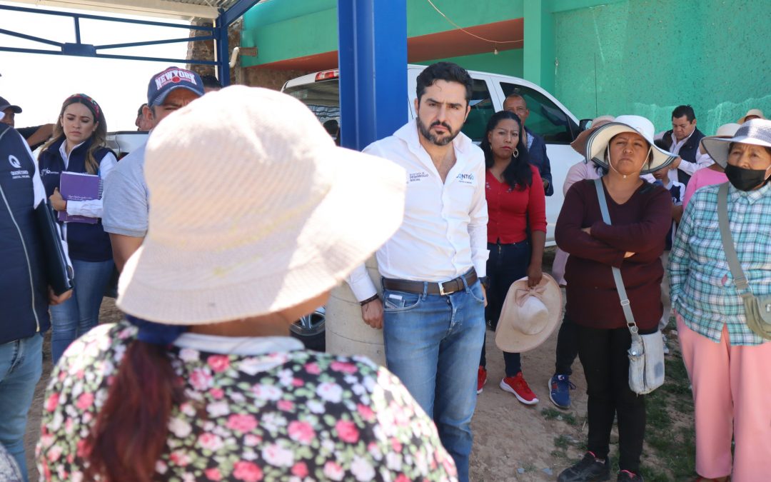 Supervisa Agustín Dorantes entrega de apoyos en Amealco