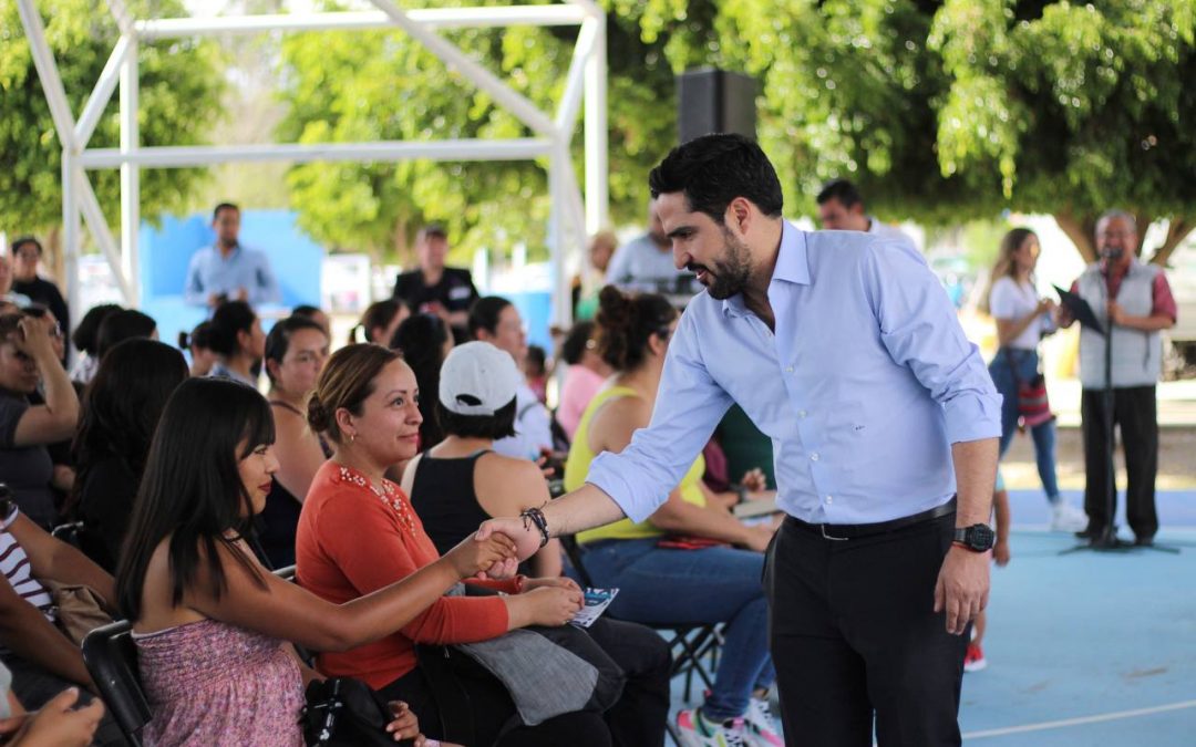 Entrega SEDESOQ vales para Estancias Infantiles