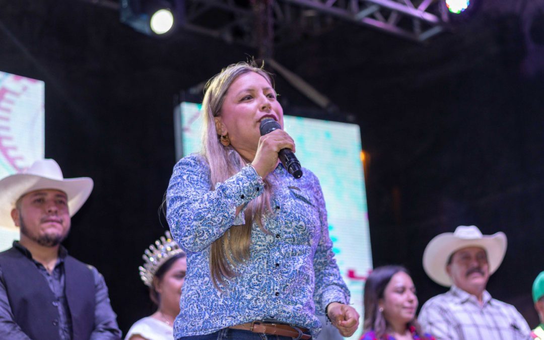 Sonia Ponce clausura con éxito las Fiestas Tradicionales de Agua Zarca