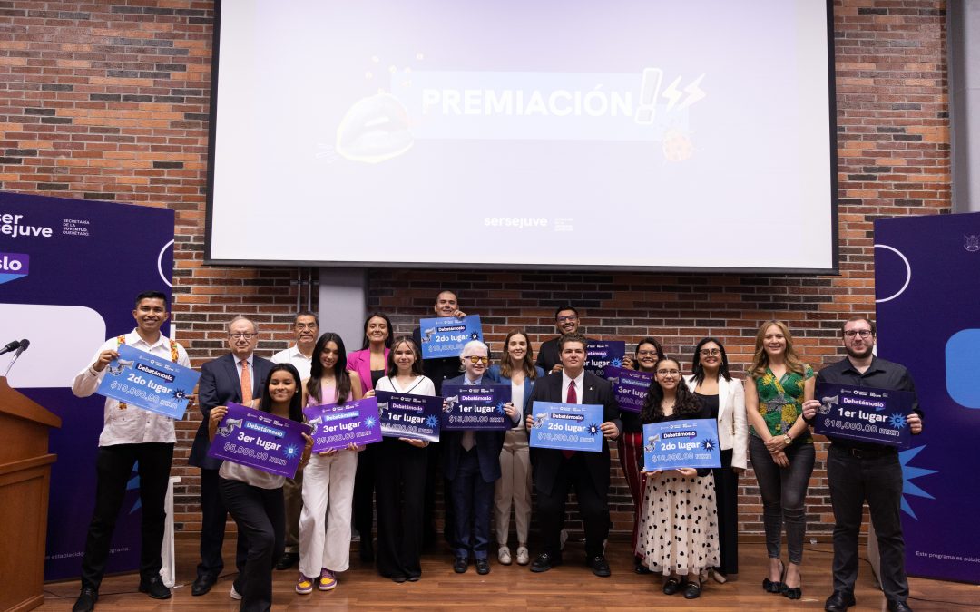 Premian a ganadores de Debatámoslo