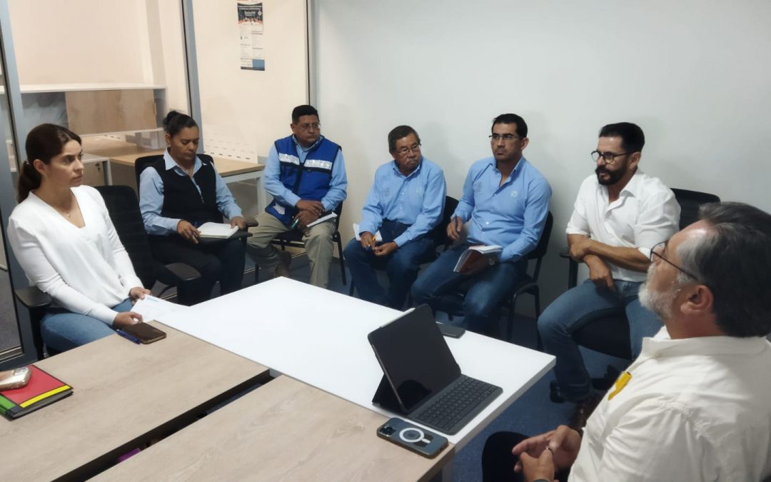 Suman esfuerzos CEA y municipios para limpieza de drenes