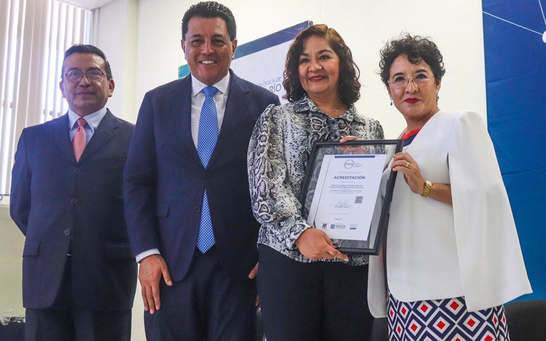 Recibe UTSJR acreditación de dos programas educativos