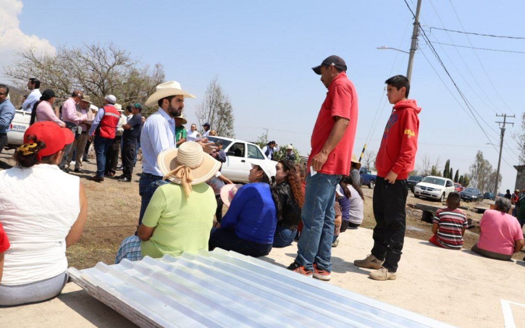 Atiende SEDESOQ comunidades afectadas por granizada en Amealco y San Juan del Río