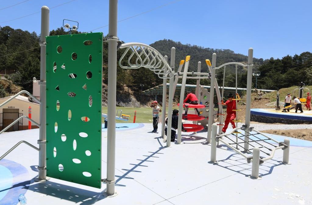 Lupita Ramírez inaugura el primer espacio de juegos y gimnasio al aire libre impulsando el deporte y la recreación