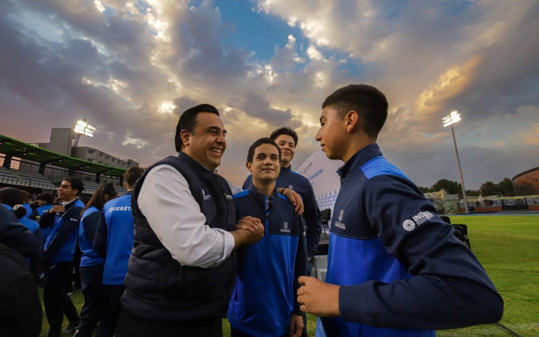 Acude Luis Nava al abanderamiento de la Selección Queretana para los Nacionales CONADE