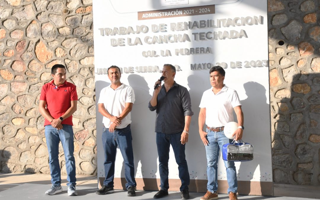 Gobierno de Jalpan entrega rehabilitación de cancha de usos múltiples en Colonia La Pedrera