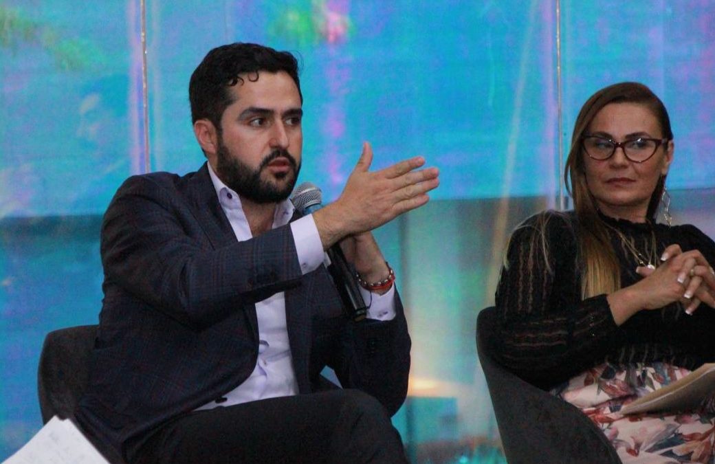 Eliminar barreras para que cualquier persona pueda acceder a los programas sociales: Agustín Dorantes