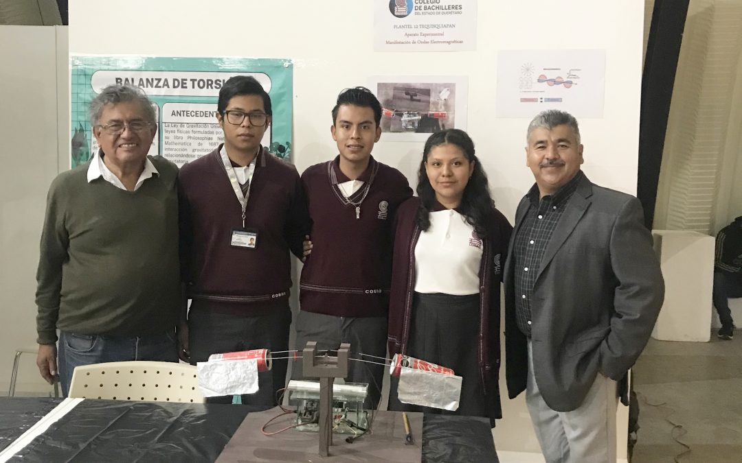 Destacan estudiantes del COBAQ en Concurso de Aparatos y Experimentos de Física 2023
