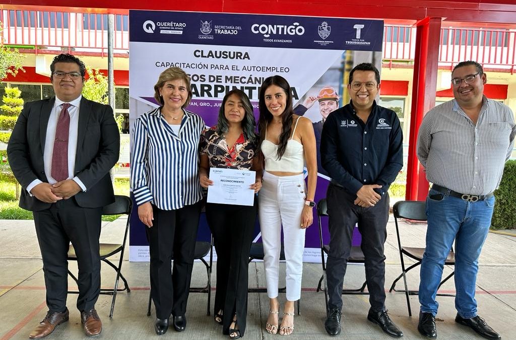 Liliana San Martín entrega constancias de capacitación a mujeres de Tequisquiapan