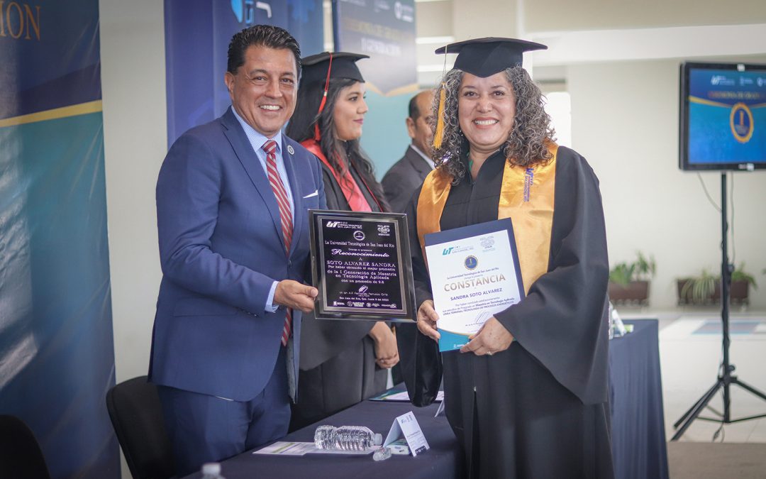 Se gradúa de la UTSJR la primera generación de maestría