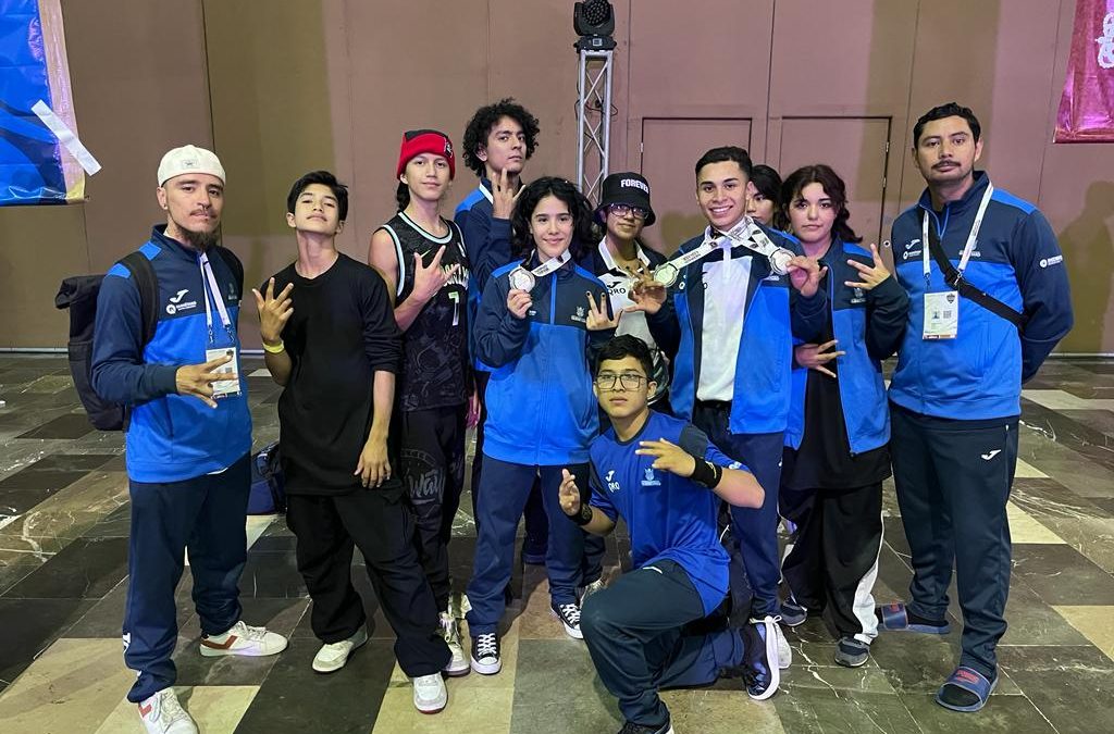 Bailarines de Breaking ganan medalla de plata