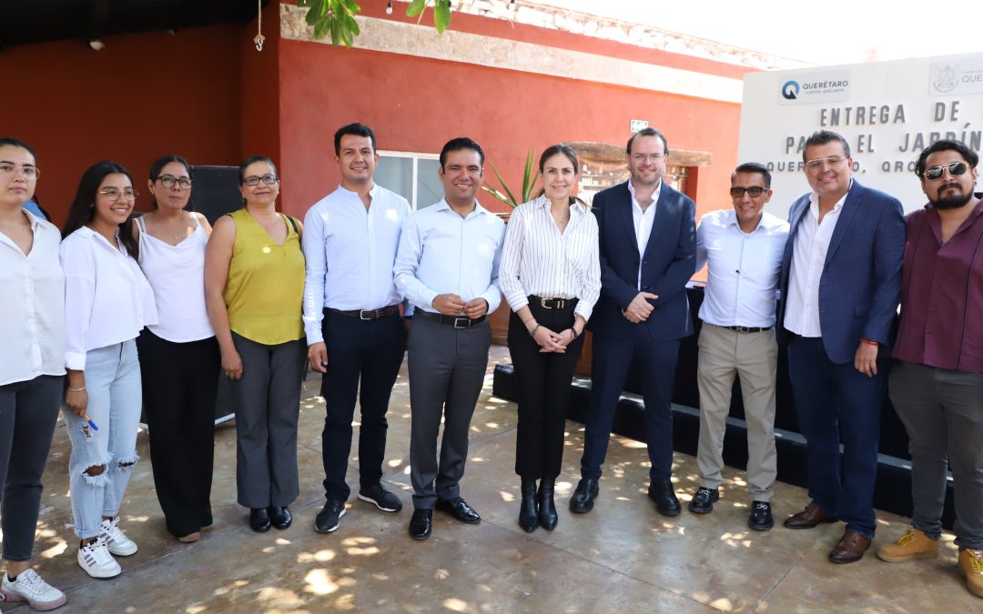 Entregan SECTUR mobiliario a restaurantes del Jardín de la Corregidora