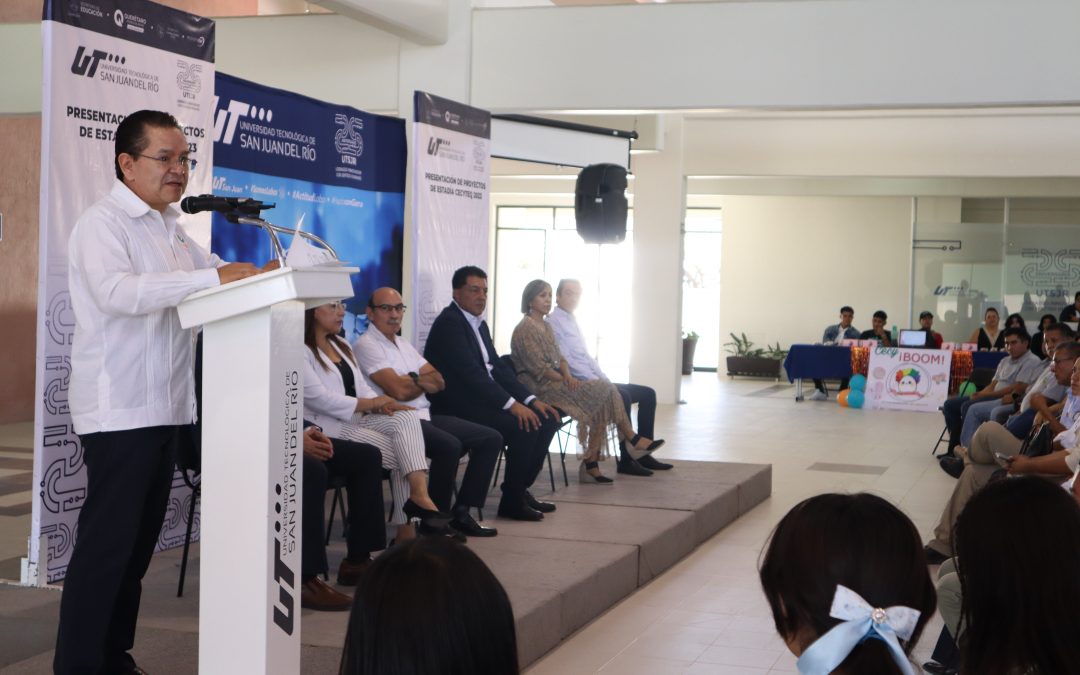 Concluyen estudiantes del CECyTEQ Bachillerato Preuniversitario