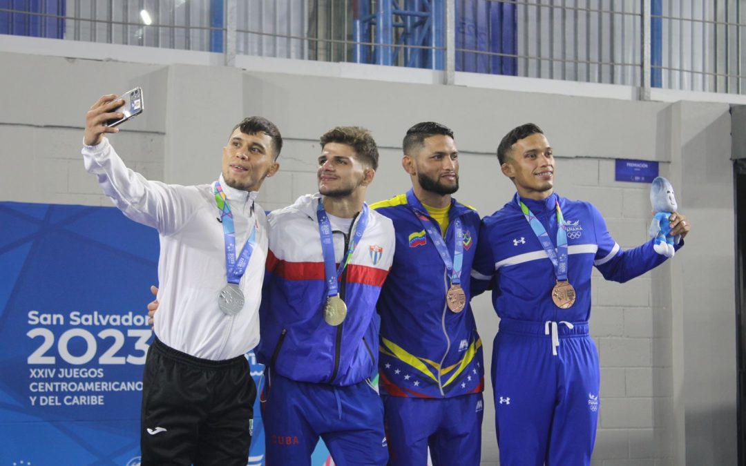 Luchadores ganan plata y bronce en Juegos Centroamericanos