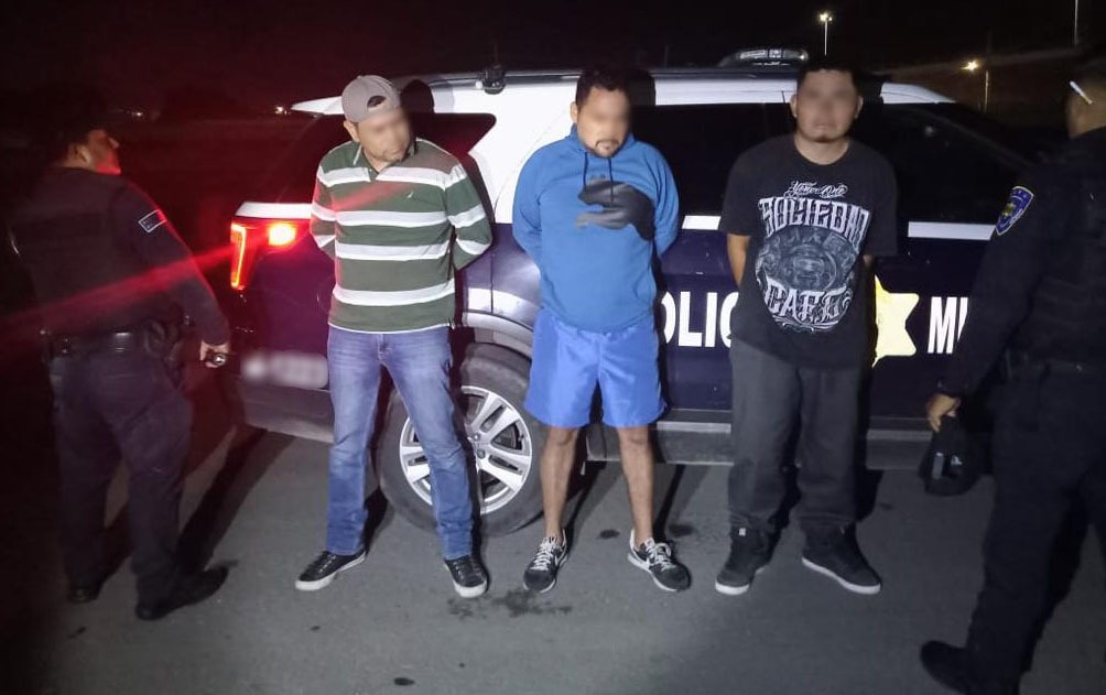 Cuatro detenidos por robo de tractocamión; efectivo despliegue de policías del municipio de Querétaro permitió recuperar la unidad vehicular y mercancía robada