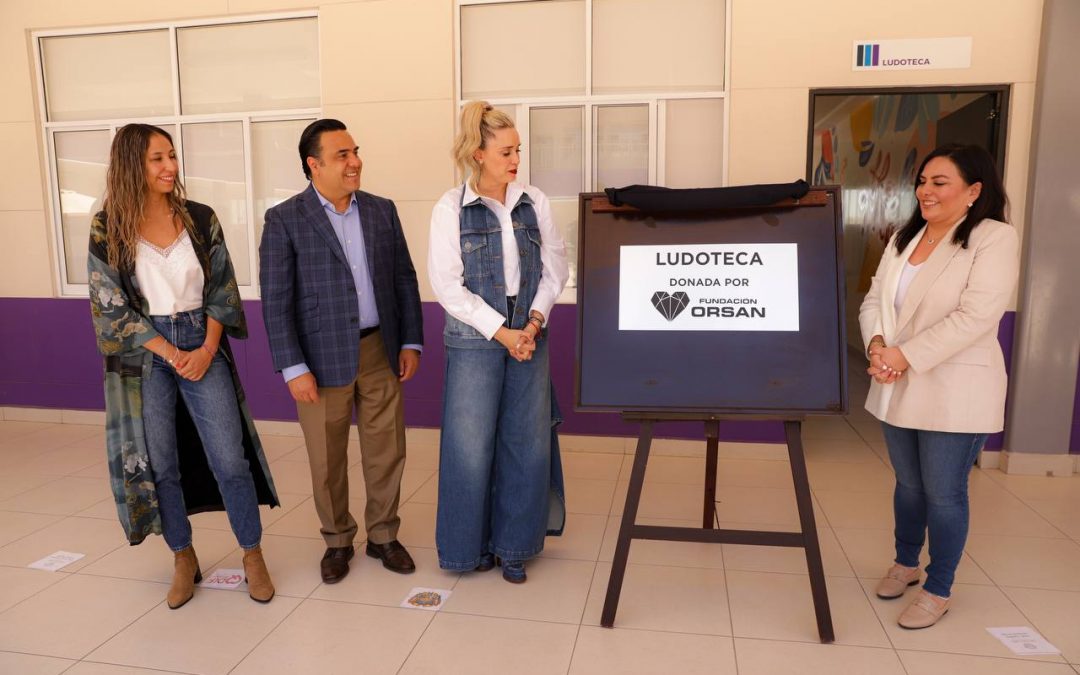 Luis Nava y Arahí Domínguez, inauguran remodelación de la ludoteca en la Universidad de las Mujeres