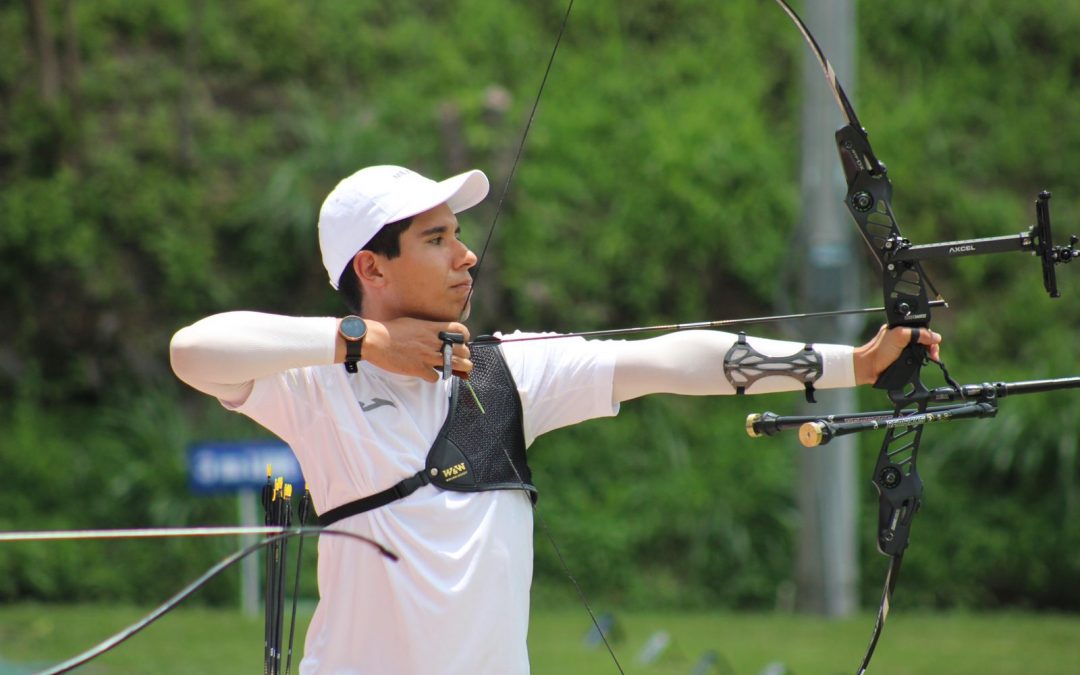 Arquero queretano es campeón centroamericano en tiro con arco por equipo