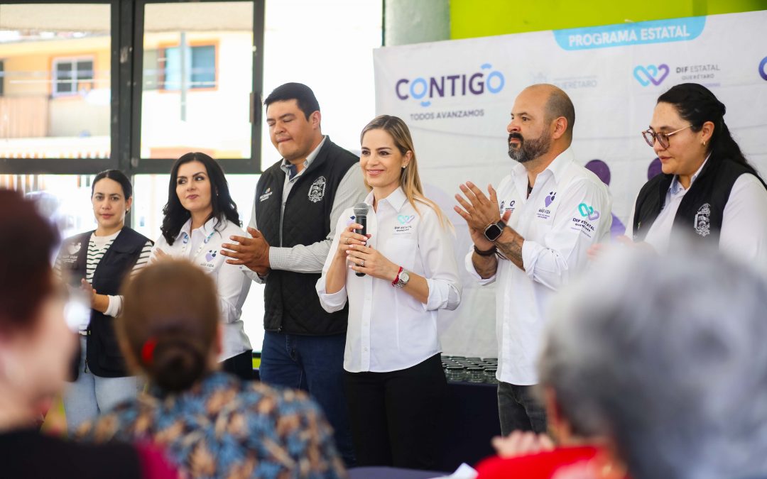 Reciben adultos mayores de San Joaquín el programa Más Vida del DIF Estatal