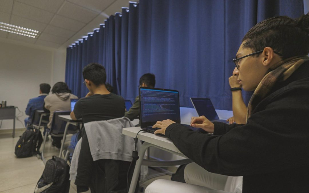Extiende UPSRJ convocatoria de admisión
