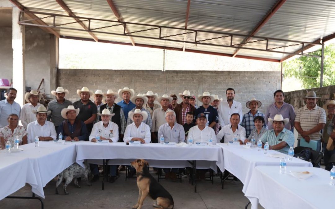 Encabeza titular de SEDEA asamblea extraordinaria de la Asociación Ganadera Especializada en Ganado de Carne y Cría de El Marqués