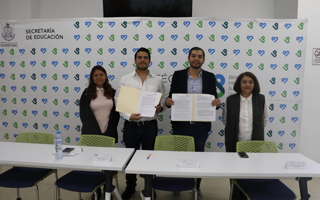 Unen esfuerzos la Universidad Politécnica de Santa Rosa Jáuregui y Viñoplastic