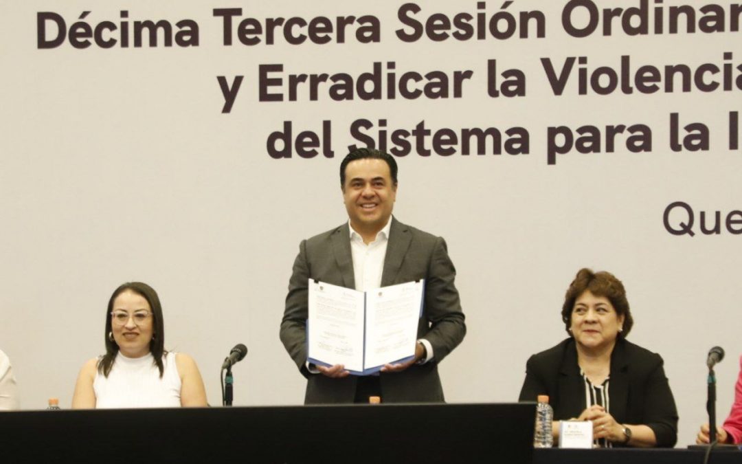 Firma Luis Nava convenio con el Instituto Queretano de la Mujer