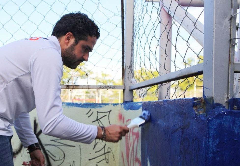 Vecinos y jóvenes voluntarios mejoran imagen del Parque Nuevo Horizonte