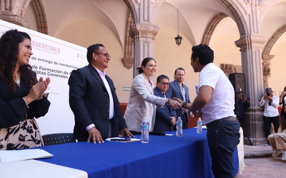 Concluyen diplomado 14 guías de turistas