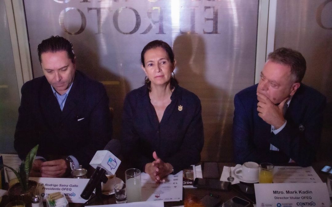 Presenta titular de la SECULT al nuevo director de la OFEQ